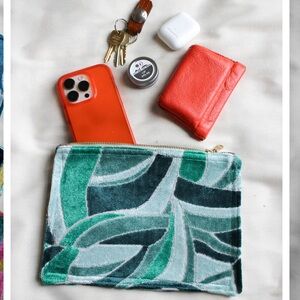 Trudy Clutch in green